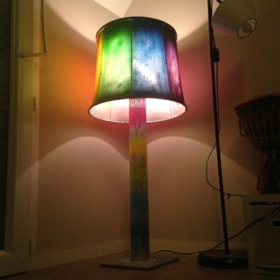 Lampe de salon multicolore
